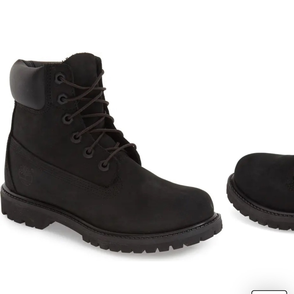 Black timberland boot